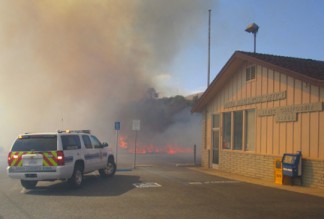 Flames are just to the north of Lebec Post Office. [photo by Gary Meyer]