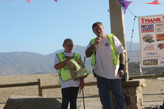 Stearns announces raffle winners at HVRA event