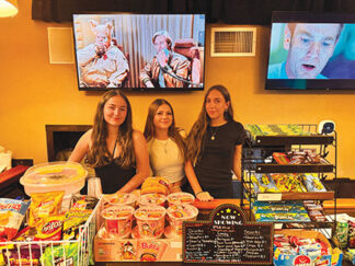 Members of Junior ASB fundraising